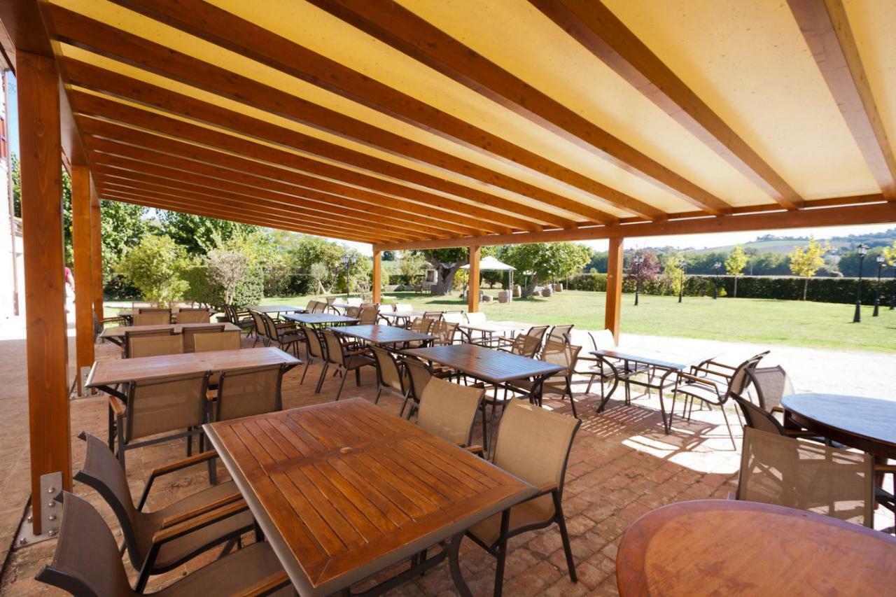 Taverna Dei Guelfi Сенигалия Екстериор снимка
