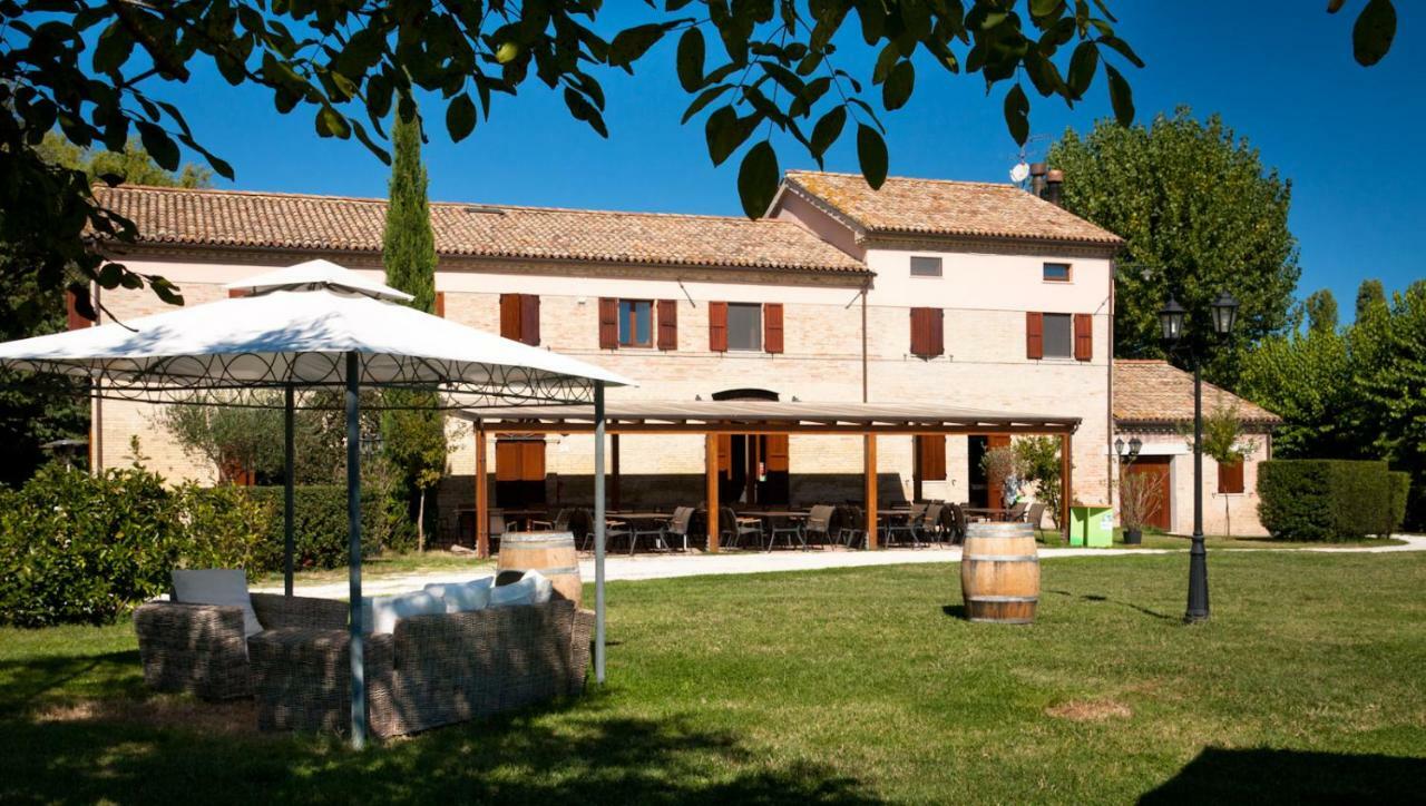 Taverna Dei Guelfi Сенигалия Екстериор снимка